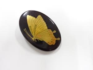 作家物　本鼈甲　漆塗り蒔絵　ブローチ